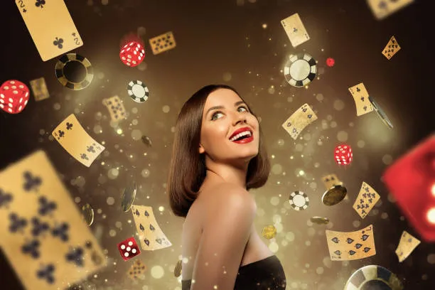 Cartas de as y rey con fichas de casino